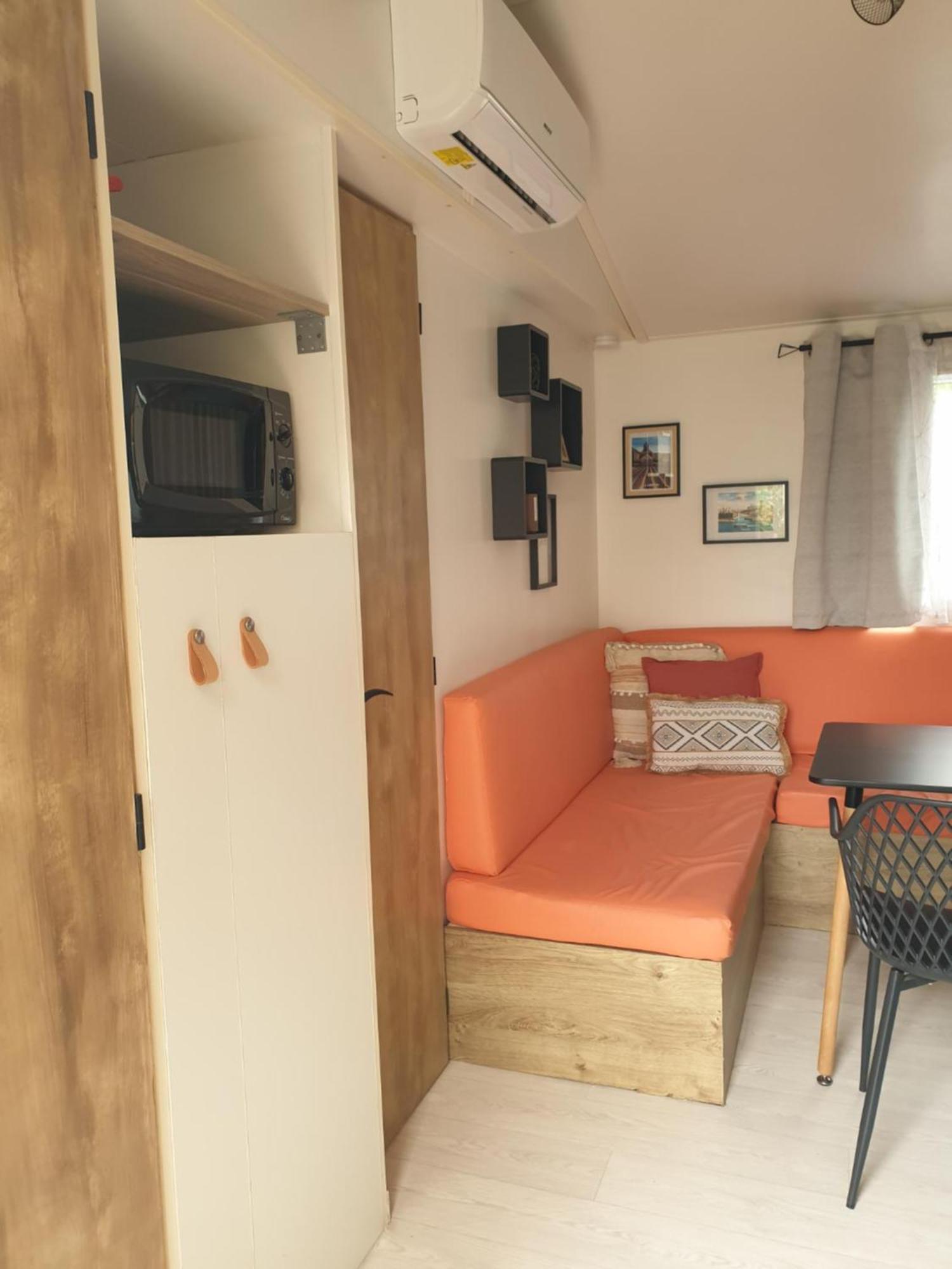 Camping Domaine Des Iscles La Roque-d'Antheron Dış mekan fotoğraf