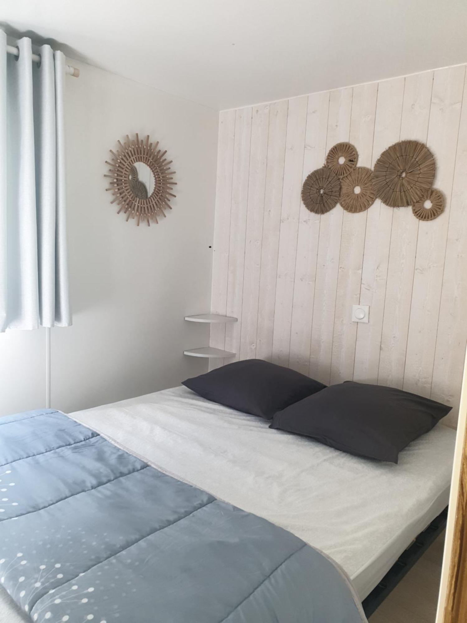 Camping Domaine Des Iscles La Roque-d'Antheron Dış mekan fotoğraf